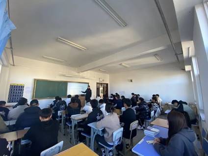 说明: C:\Users\PC-DELL\Desktop\辽地院-网站建设\宣传\学生\环境与生态系辅导员加强消防安全教育工作（2022.11）\辅导员安全教育3.jpg