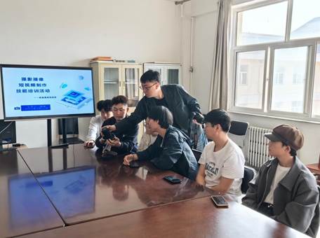 说明: E:/BaiduSyncdisk/教务/职教周/2025/报道/微信图片_20250512201828.jpg微信图片_20250512201828